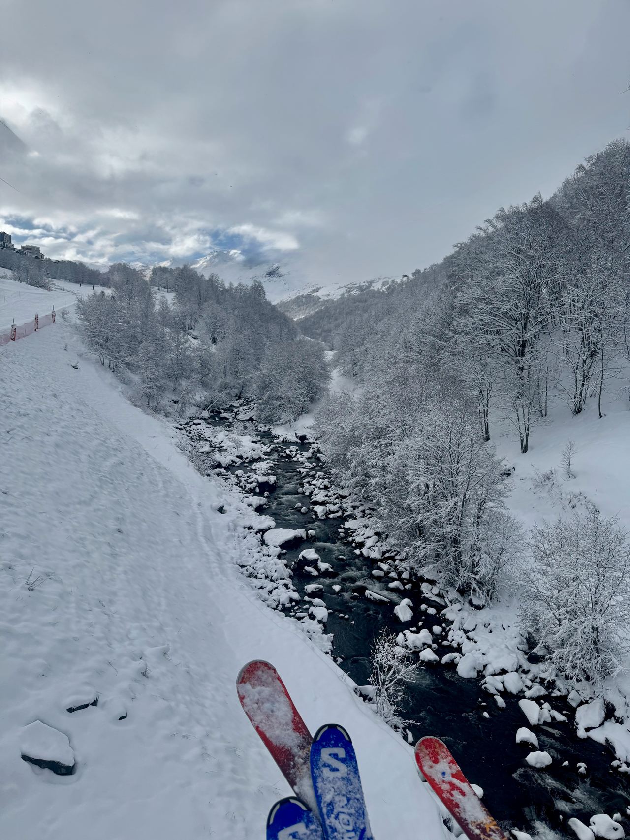 The run home along the Doron gorge after a snowfall — Les Menuires up on the left.
